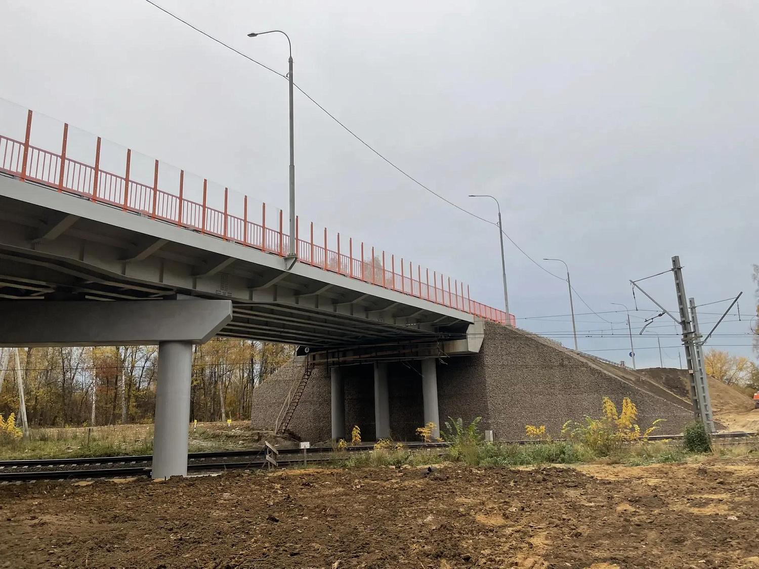 В Серпухове открыли рабочее движение по путепроводу через железную дорогу на Старосимферопольском шоссе