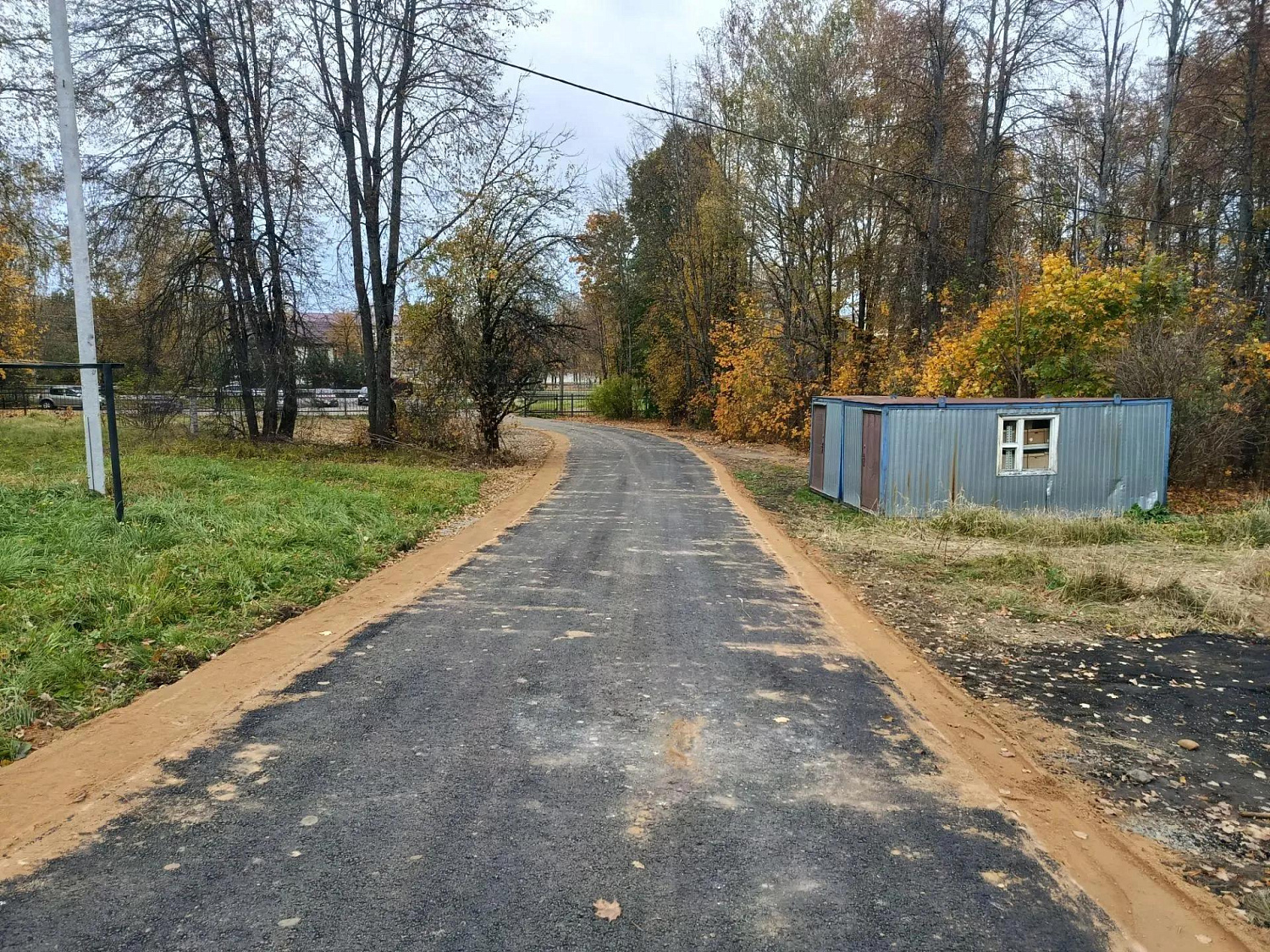 Специалисты Мосавтодора отремонтировали территории медицинских учреждений в 14 округах